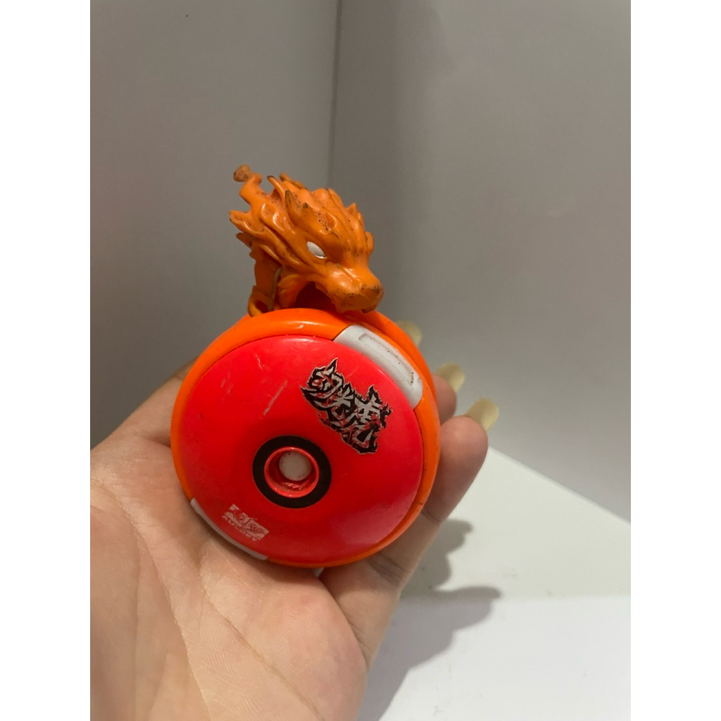 ร้านค้าเก่า - Yo Yo Flaming Tiger fire Tiger - ภาพถ่ายจริง