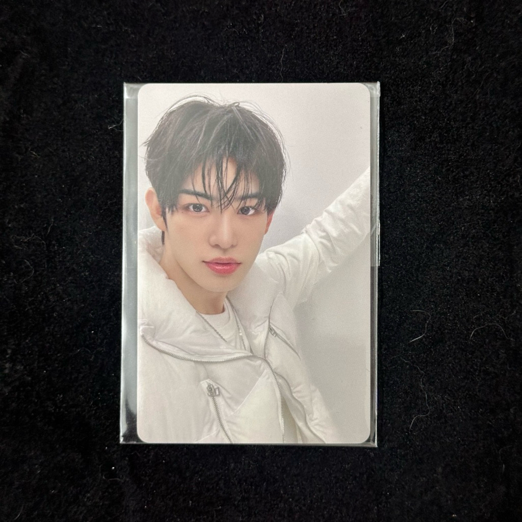 การ์ดรูปถ่าย KICKFLIP PHOTOCARD MINJE FANMETING BENEFIT จาก KICKFLIP ไปยังซีล NGUYEN