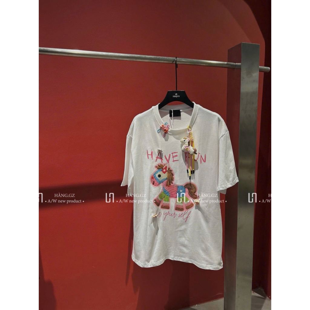 เสื้อยืดม้าพร้อมchame