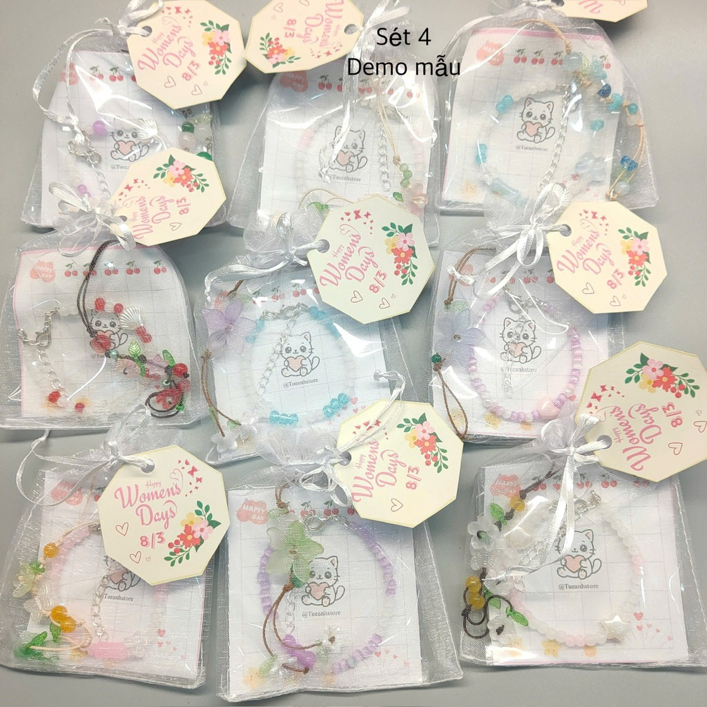 SET 4 ชิ้น [GIFT SET] Handmade Beaded Bracelet Combo & Handmade Phone Keychain – Lovely GIFT