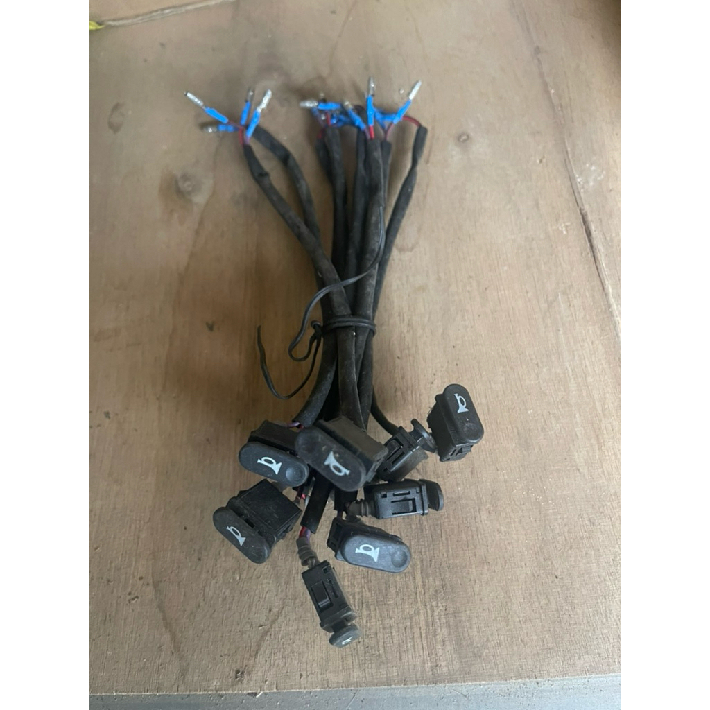 ปุ่มและปุ่มแตรรถยนต์ไฟฟ้า Yadea ulike