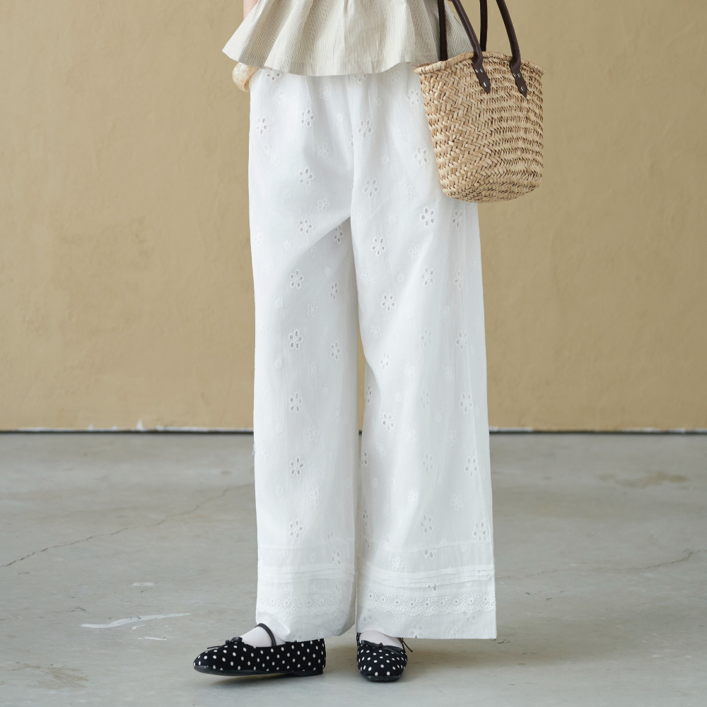 Lunary Mieu Est.2013 กางเกงขาตรงผู้หญิง สีขาวและลูกไม้