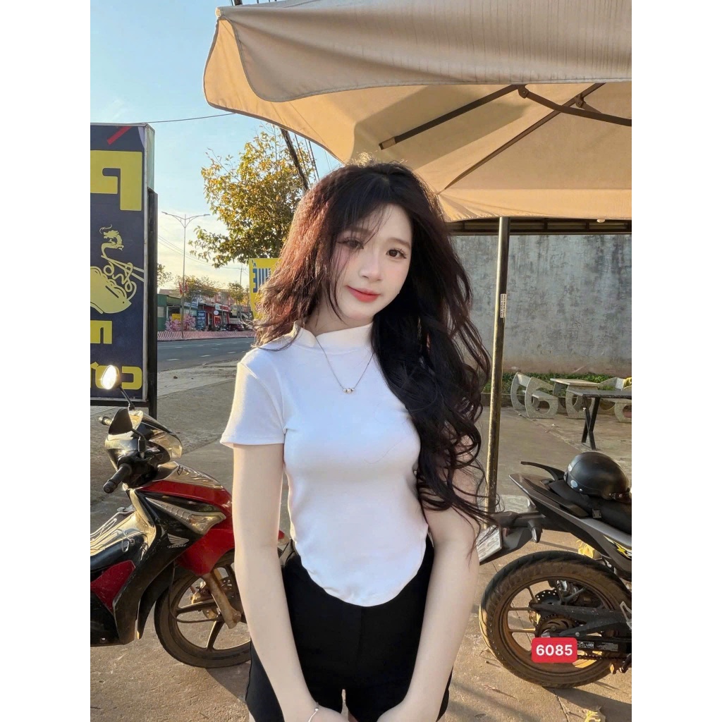 เสื้อยืดผ้า crt มีซิปคอเต่าสีขาวสุดแซ่บ 2026