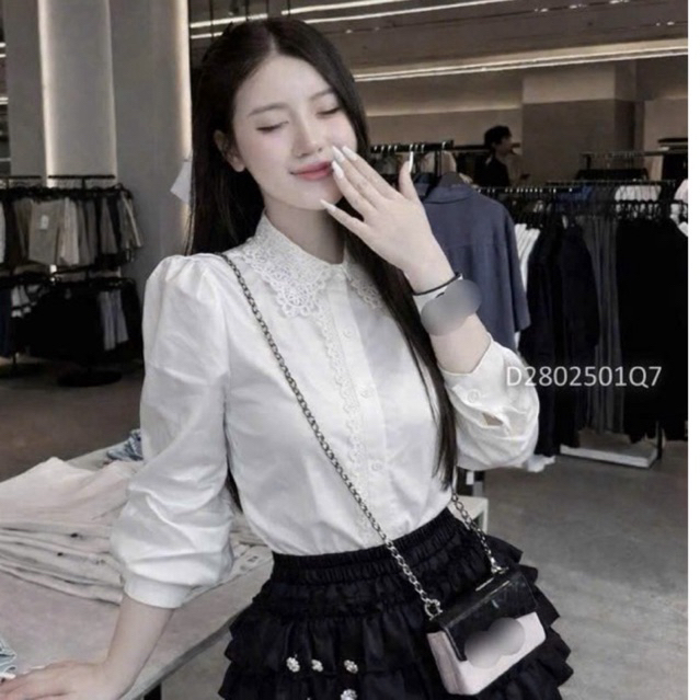 TMT HOUSE เสื้อเชิ้ตคอปกแขนยาวสีขาวบุคลิกภาพ