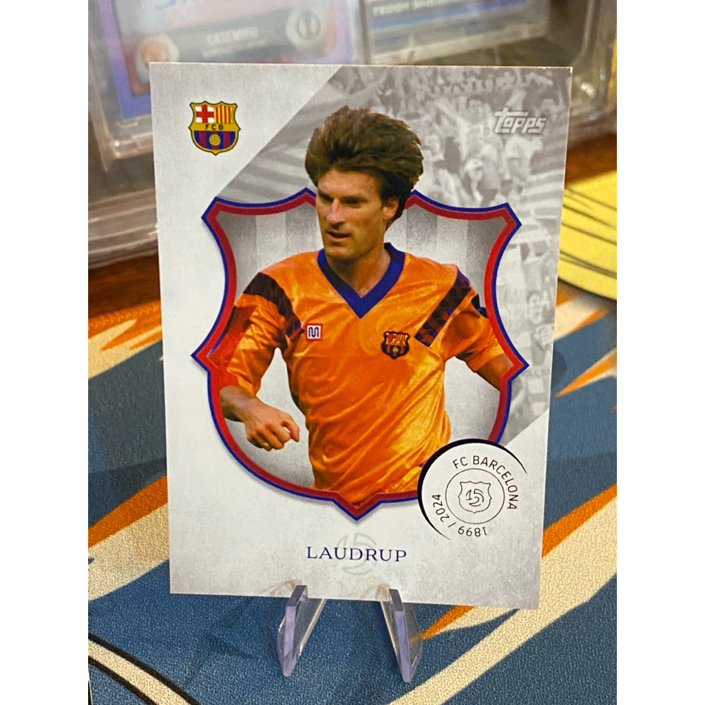 การ์ดผู้เล่นในตํานาน Laudrup Topps Barcelona 125th Anniversary Edition 2024-25 Season (การ์ดแข็ง หนา