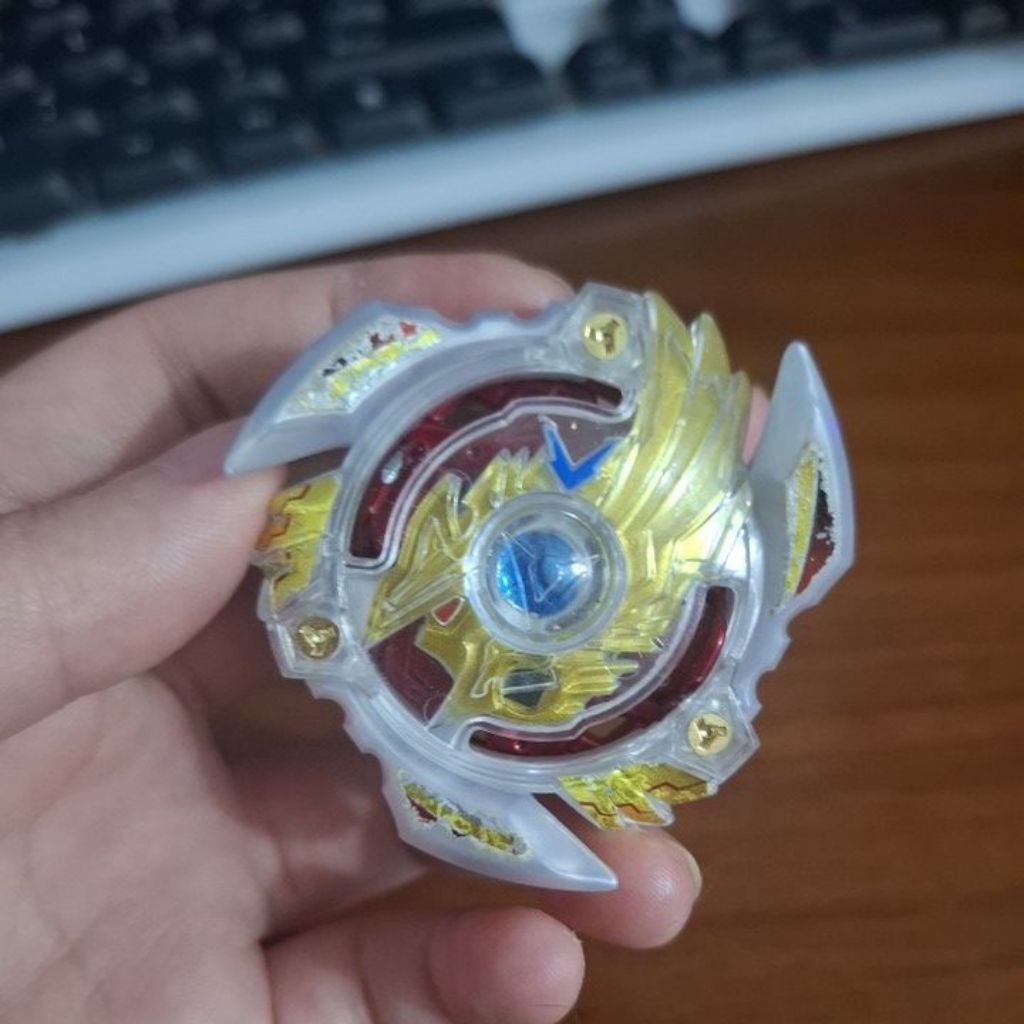 Beyblade Takara Tomy B-00 Victory Valkyrie Bumper Assault White Knight