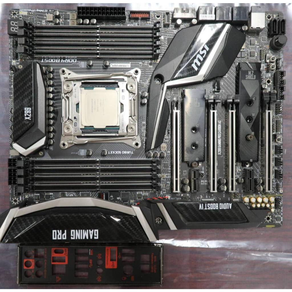 เมนบอร์ดหลัก MSI X299 GAMING PRO CARBON LGA2066 ATX พร้อมโปรเซสเซอร์ Intel Core i7-7800X