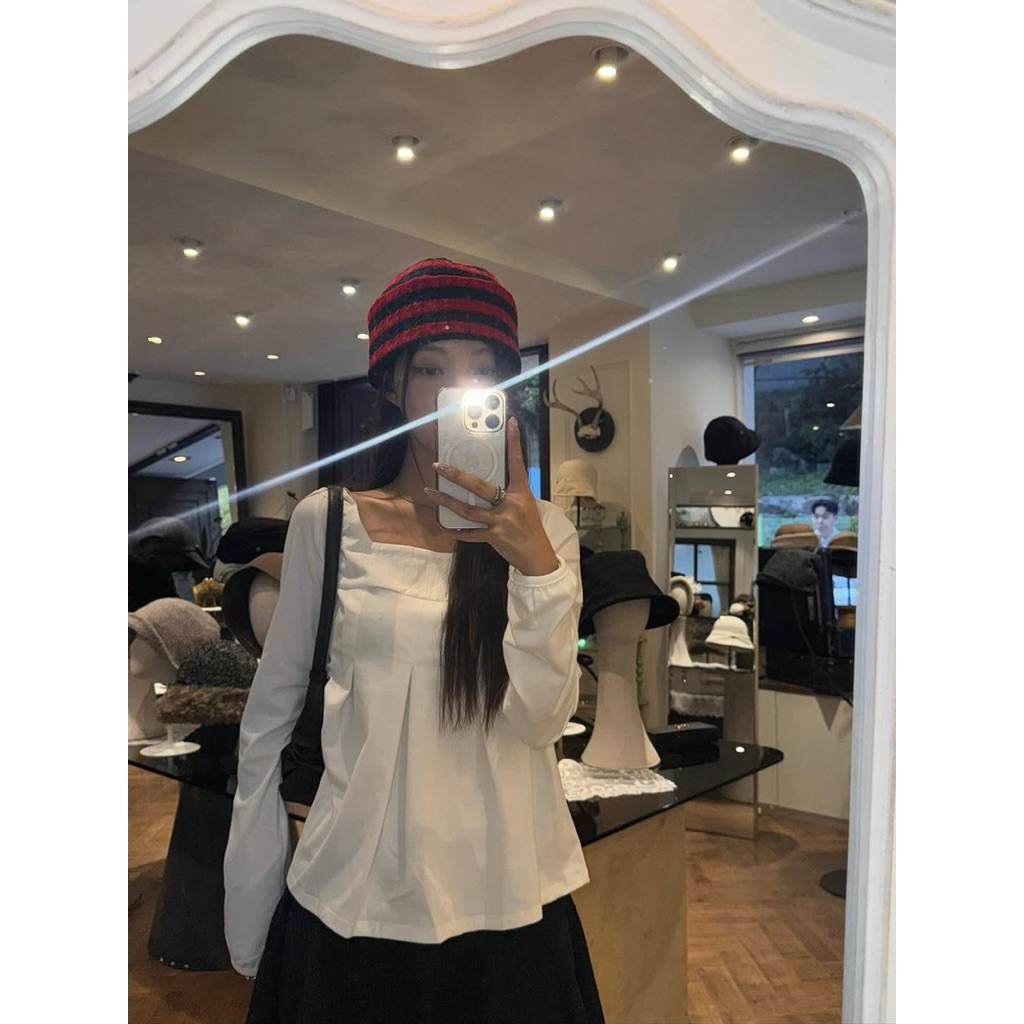 เลอรูจ | Seo Bi top babydoll เสื้อเชิ้ตคอเหลี่ยมและแขนจับจีบ