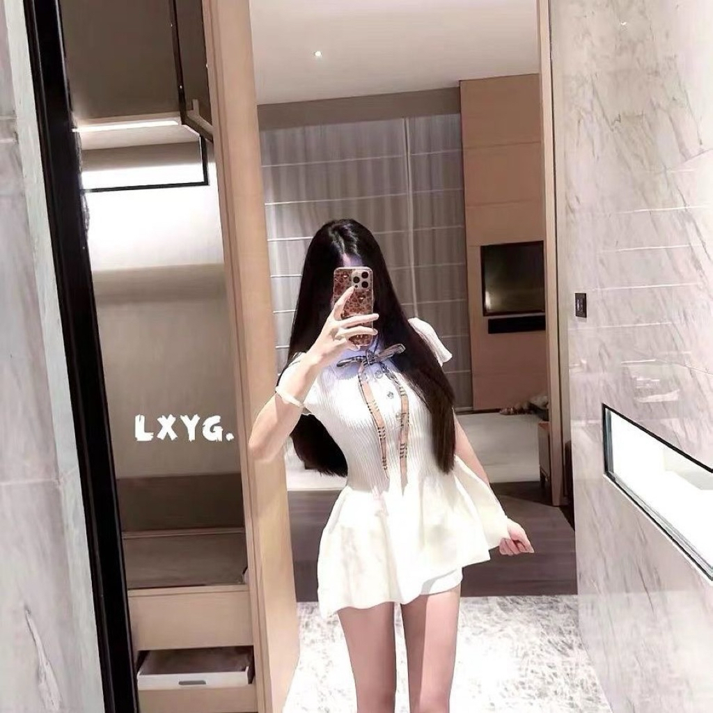 ชุด Gava.studio//POLO WOOL พร้อมแขนม้วนและโบว์พักผ่อน