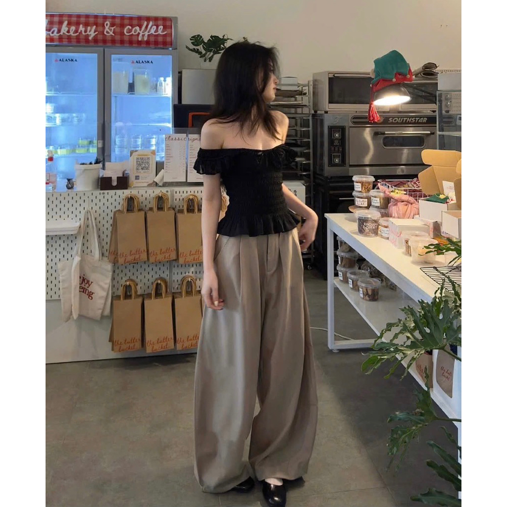เสื้อ BOTShoulder สีดํา + ชุด NUDE SUNSET