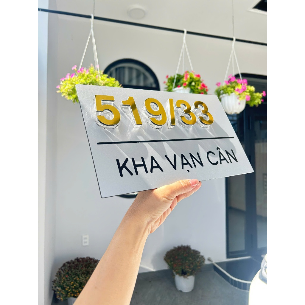 บอร์ด ป้ายบ้าน NUMBER พื้นหลังอิมัลชั่นสีเงิน Alcorest หมายเลขนูน 10 มม. + เนื้อหาการพิมพ์ UV BSN104