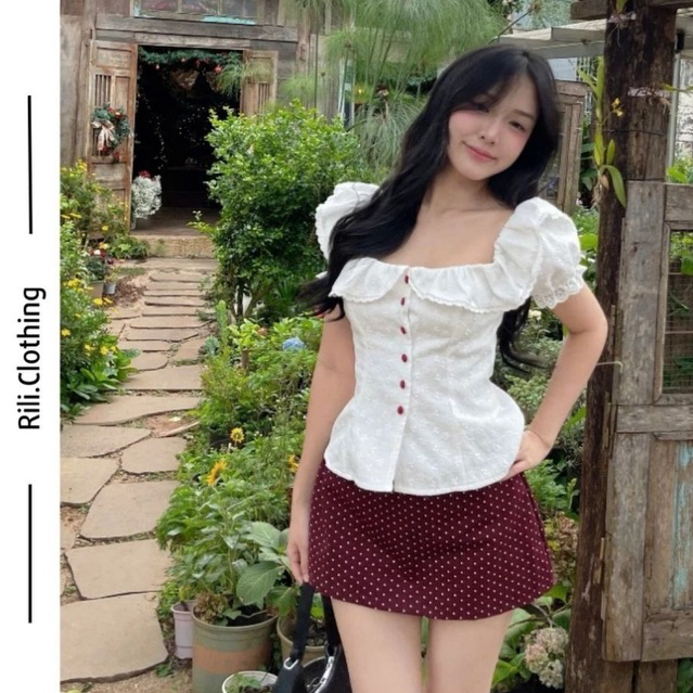 [มีอยู่]- เสื้อคอปกระบายแขนพองติดกระดุมผ้าปัก 2 ชั้น ACV301