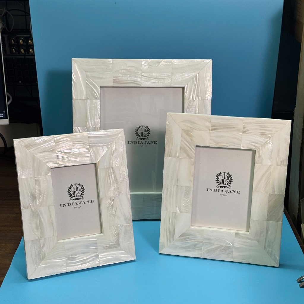 Zara Home กรอบรูปมุกแม่สีขาว Zara Home กรอบรูปมุกแม่สีขาว