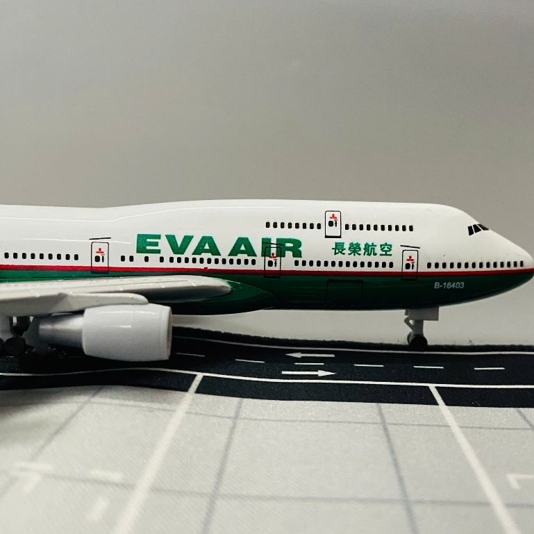 โบอิ้ง 747-400 "EVA AIR" | 1/400 Scale รุ่น Premium Seamless Wheels (Fullbox)