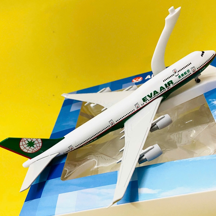 PLANE MODEL "BOEING 747-400 EVA AIR" 1:400 SCALE คุณภาพสูง STATIC COATING, MONOPINTED ALLOY (FULLBOX