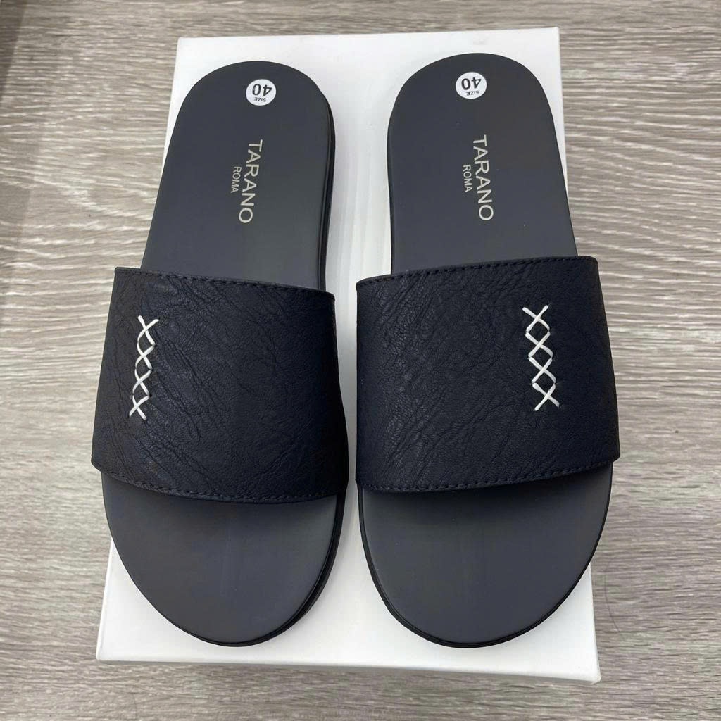 MC MC MC LUUY รองเท้าแตะผู้ชายสายหนังสีดําและพื้นยางเย็บ