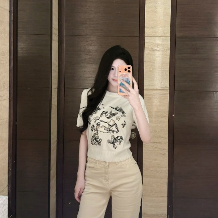 HANA.Cloth/ Open Classic เสื้อไหมพรมถักผู้หญิงสีขาวหรูหรามีระดับ AT02