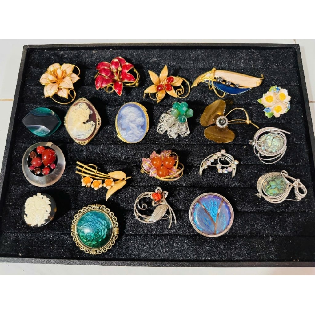 [SNS1] เข็มกลัดวันเกิด