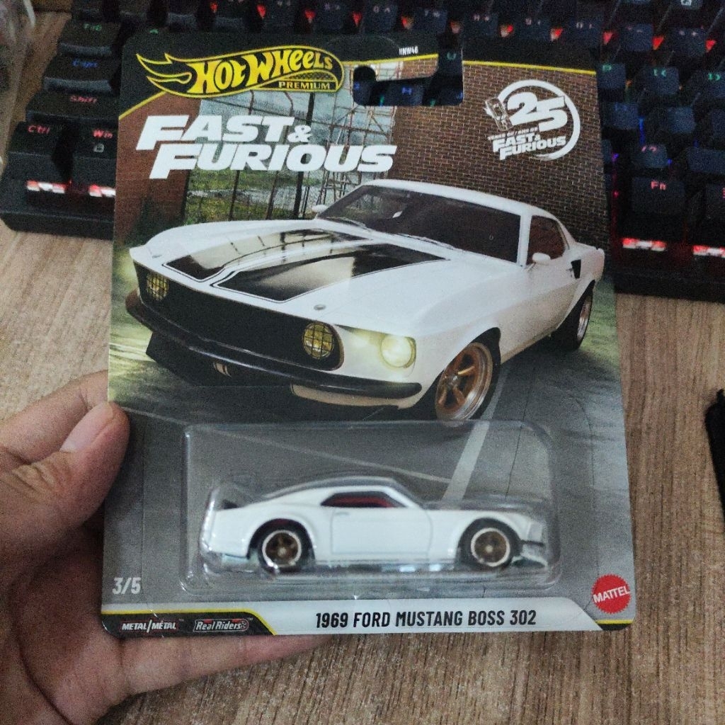 Hot wheels รถพรีเมี่ยม 1969 ford mustang boss 302