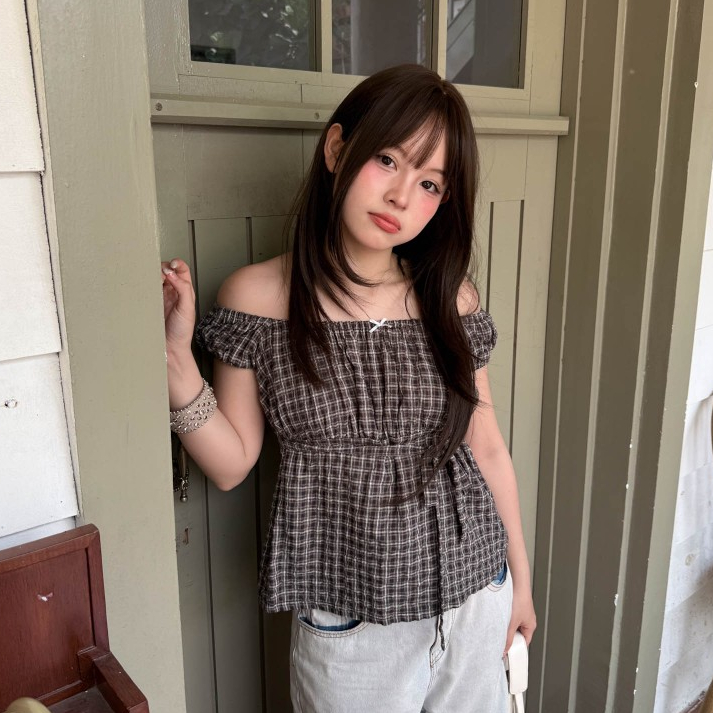 Moodie - DORA TOP | เสื้อเบลาส์ลายตารางของผู้หญิงพร้อมผูกที่เอว