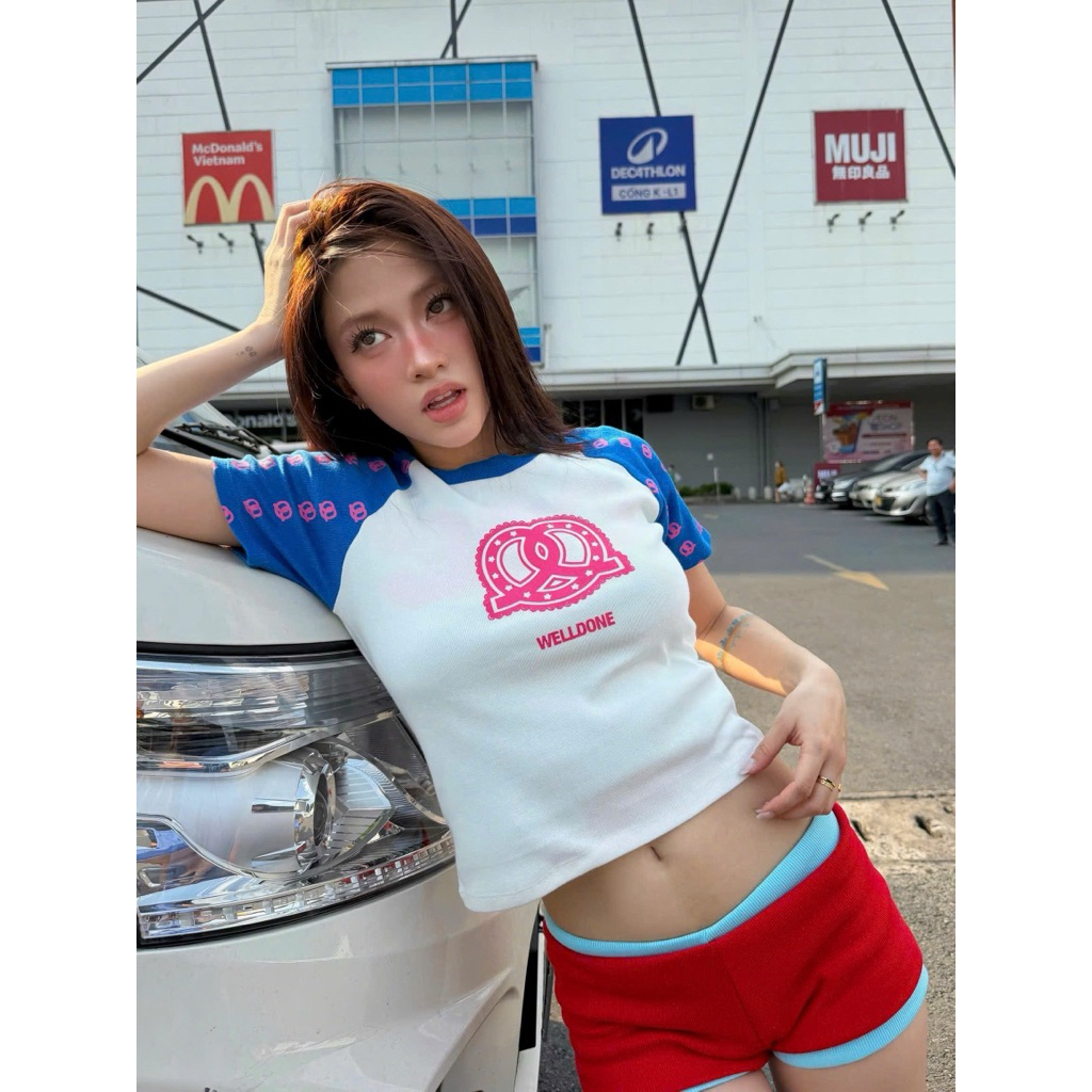 Babytee Raglan Pretzel Monogram – ผ้าคอตตอนเนื้อหนา [อ่านรายละเอียดเพื่อเลือกขนาดเพราะแบบเสื้อก็เล็ก]
