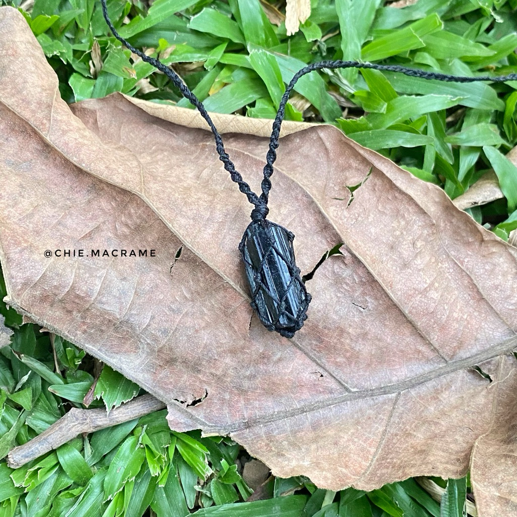 สร้อยคอ macrame Black Tourmaline แฮนด์เมดทําให้พลังงานเชิงลบและรักษา