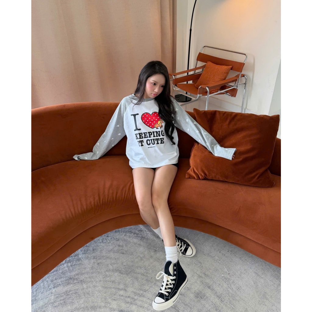 Calem Club- Raglan Keeping It เสื้อยืดแขนยาวน่ารักทรงหลวมสําหรับผู้ชายและผู้หญิงผ้าฝ้าย 230gsm เย็น ราคา ถูกที่สุด ดีลบีเคเค แกลเลอรีภาพที่ 6