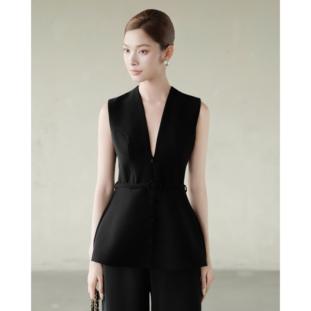 RUBIES Quinny Top - เสื้อเชิ้ตผู้หญิง Peplum Underarm V Neck