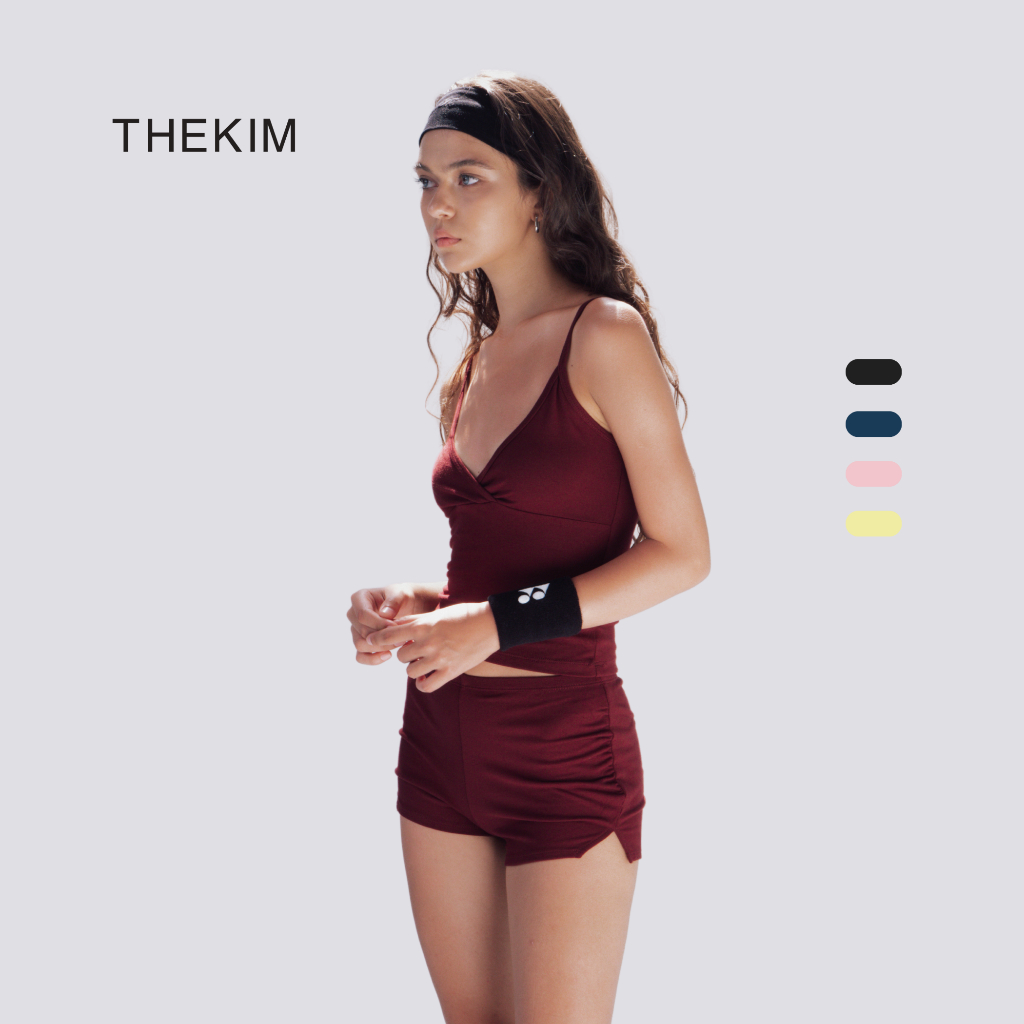 THEKIM ODD SET เสื้อกล้าม 2 สายคอวีไขว้ (ไม่มีโฟม) และกางเกงขาสั้นธรรมดาขอบระบายและเอวเป็นผ้าริบคอตต