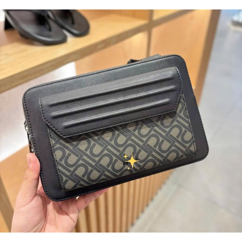 Pedro Mens Crossbody Bag รุ่นใหม่ 2 สี