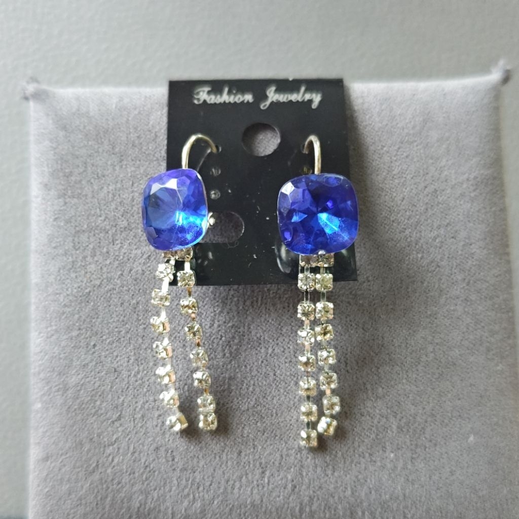 B0193-JAPANESE EARRINGS – COBAN GREEN STONE – SPLITTING STONE DROP