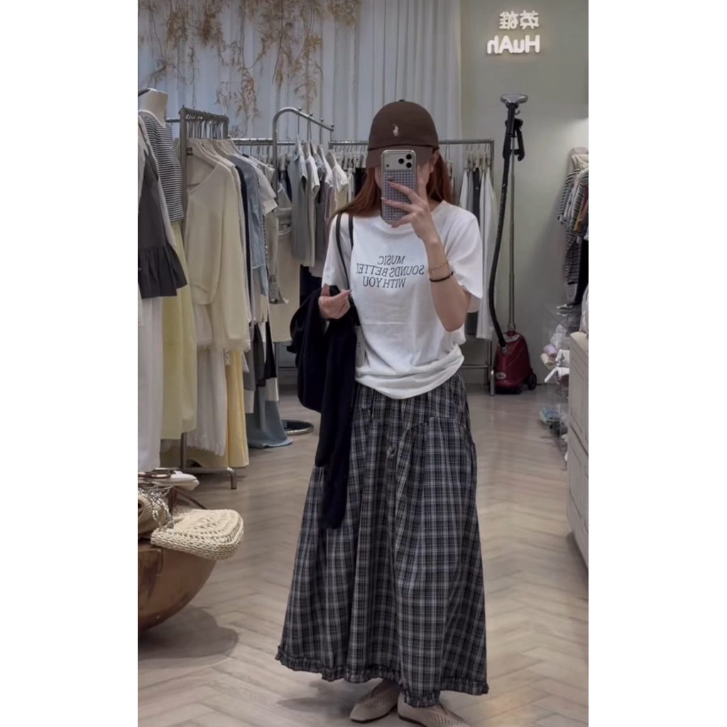 F18 f24 กระโปรงลายตารางหมากรุก Qc tag F18 Checkered 85cm