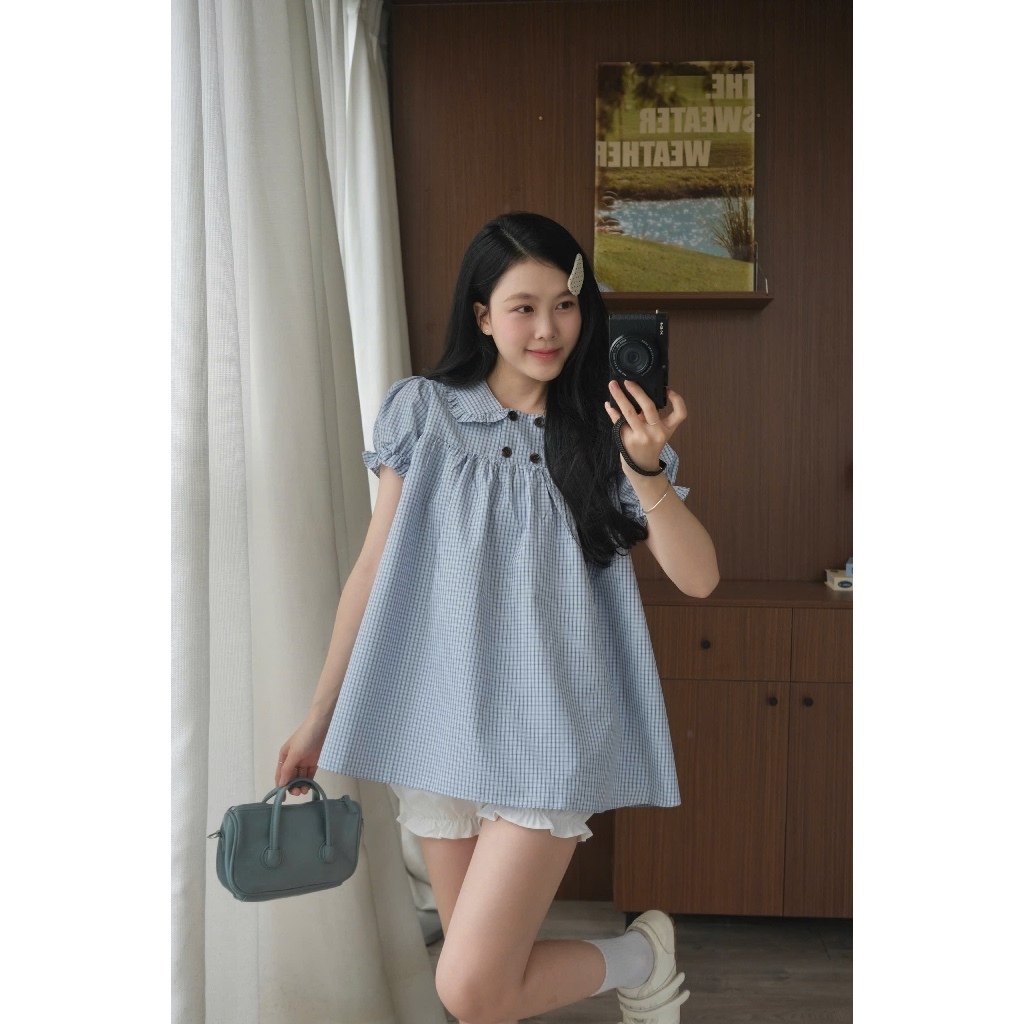 ชุดเสื้อลายสก๊อต เบบี้ดอล พร้อมคอปกกระดุม 4 ตัว และกางเกงขาสั้นผู้หญิงสุดน่ารัก - ชุดผู้หญิงพริตตี้ส