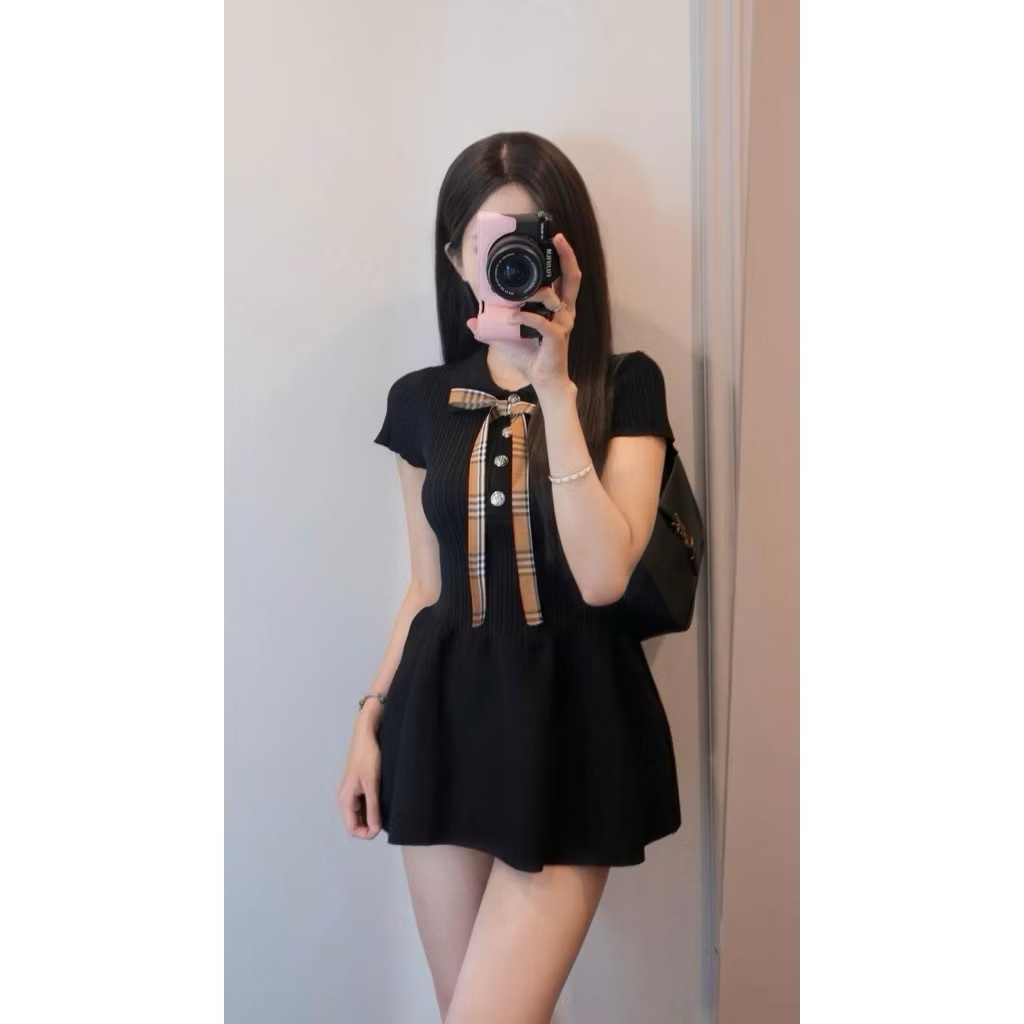 Ssu.Studio// เดรสผ้าวูลจับจีบคอปกโบว์