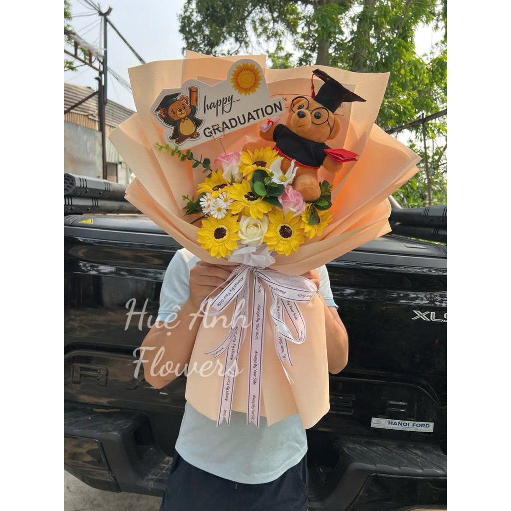GRADUATION WAX FLOWER BOUQUET, BEAR 18CM CODE B5N0 SHOP GIVES BANER HAPPY GRADUATION (ต้นฉบับ)