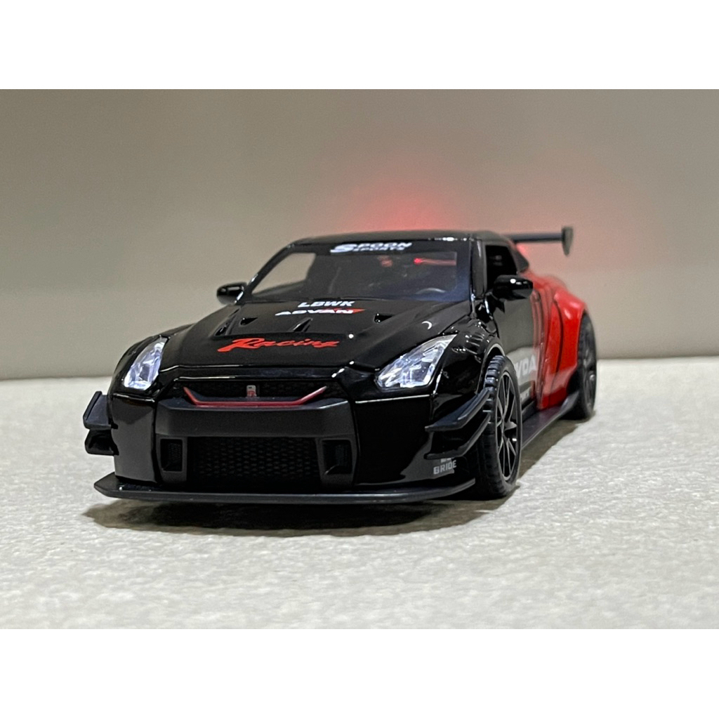 NISSAN GTR R35 1:32 รหัสโมเดลตกแต่งรถยนต์โลหะ (XNIS32GTR35)