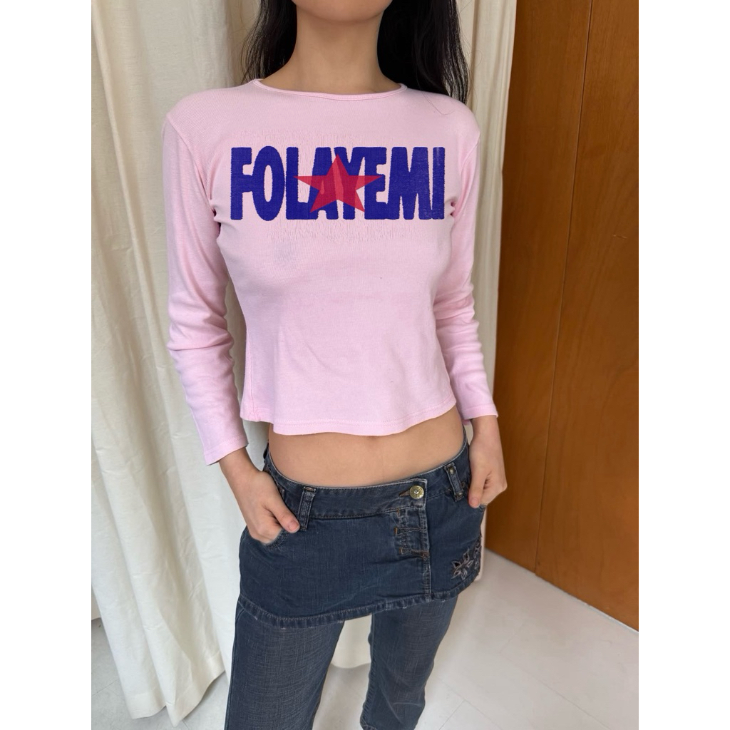 FOLLOW ME เสื้อยืดผู้หญิงแขนยาวทรงเข้ารูปผ้าฝ้ายยืด