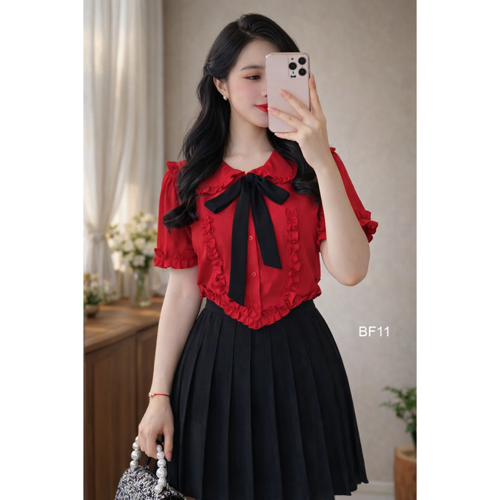 Lolita Croptop Blouse Ruffle Collar Black Bow Detail อินเทรนด์มาก CHUU A9002.8146
