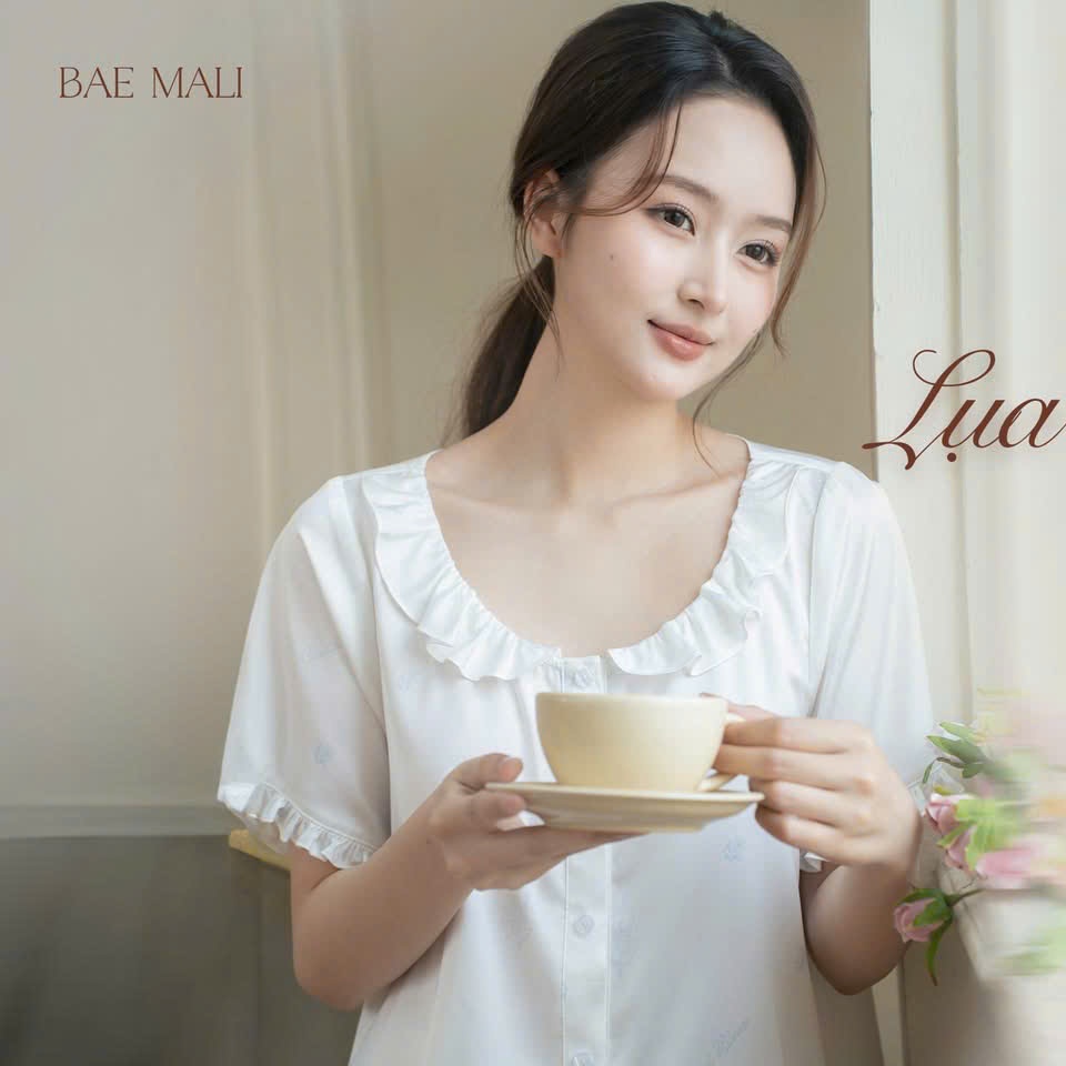 [BAE MALI] ชุดหน้าแรกยาวพร้อมแขนสั้นและดีไซน์คอปกระบาย SP21 ทําจากผ้าไหมหวายเนื้อนุ่ม