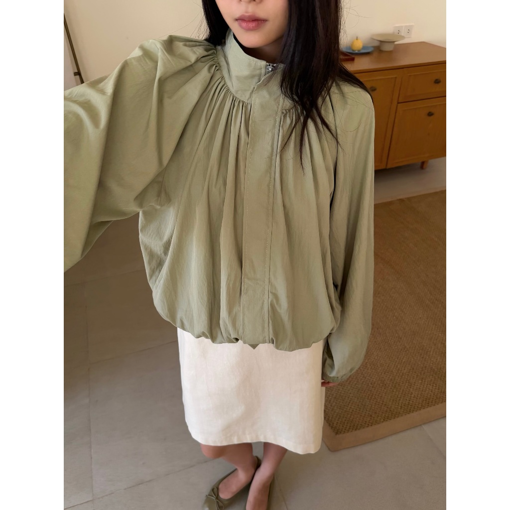เช่น เสื้อแจ็กเก็ตผ้าร่มคอสูงทรงหลวม | เสื้อแจ็คเก็ตลาโกออน