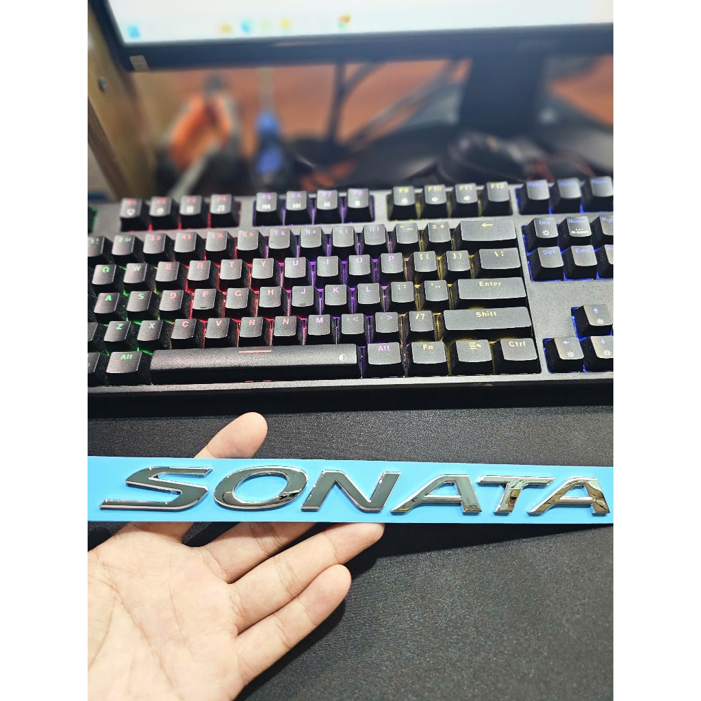 โลโก้นูน Sonata ใช้ด้านหลัง Hyundai Sonata