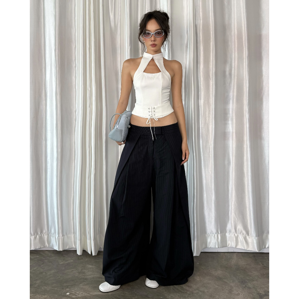 เสื้อคอปกรัดตัวพร้อมโลโก้ปักถ้วยหน้าอก IRENE HALTER TOP CORSET AIAI OFFICIAL
