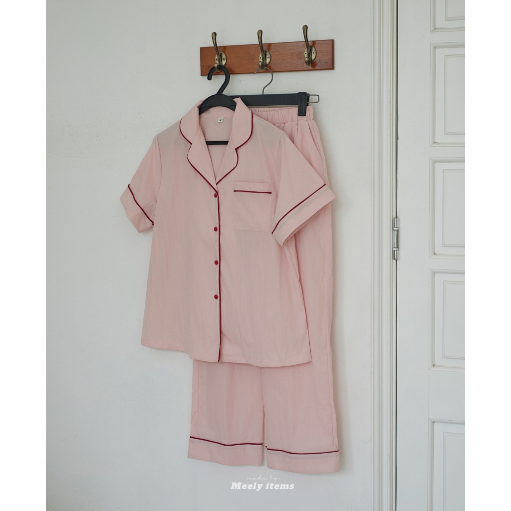 Meely_homewear - Pijamas Home Wear Set กางเกงขาสั้นสีพาสเทลและกางเกงขาสั้นในวัสดุลมผ้าไหม