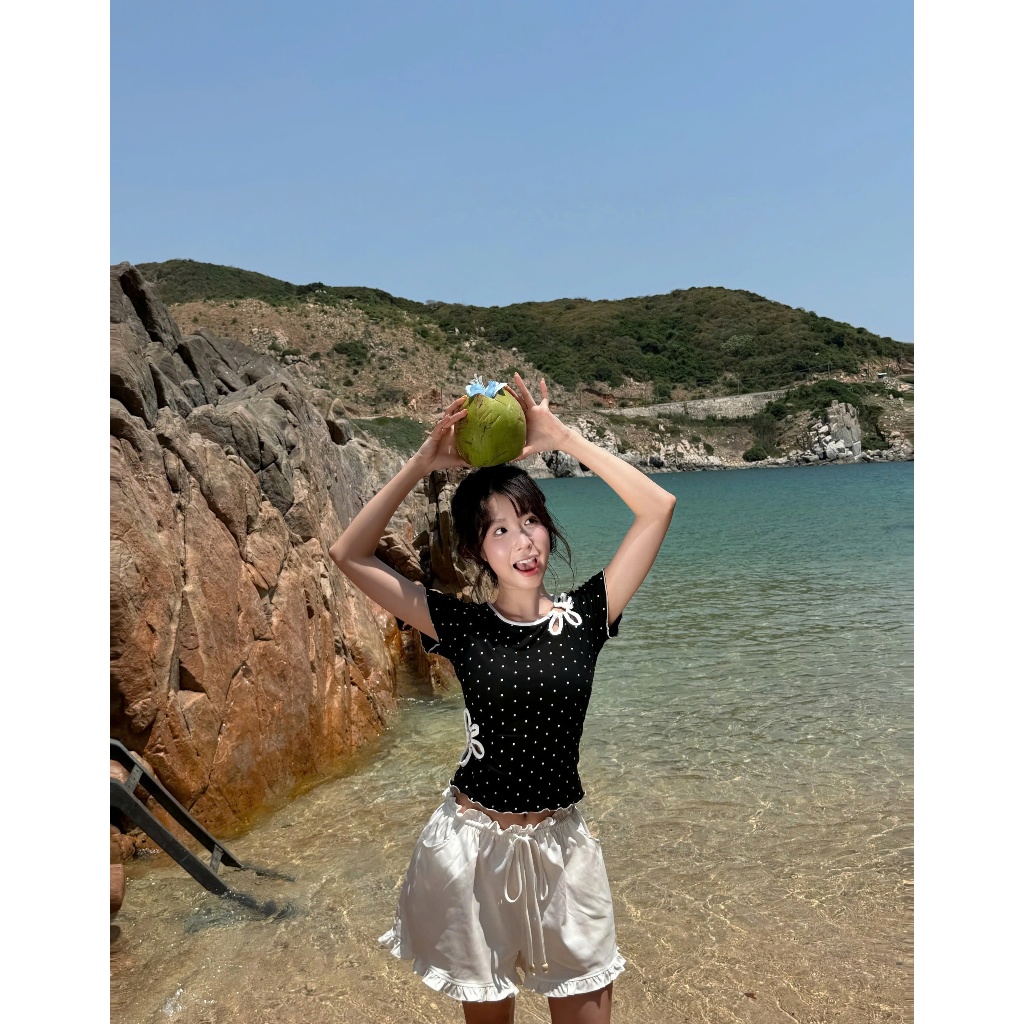 LIWAN TOP เสื้อยืดผู้หญิง Polka Dot Cut Out ดอกไม้น่ารัก SECODEE
