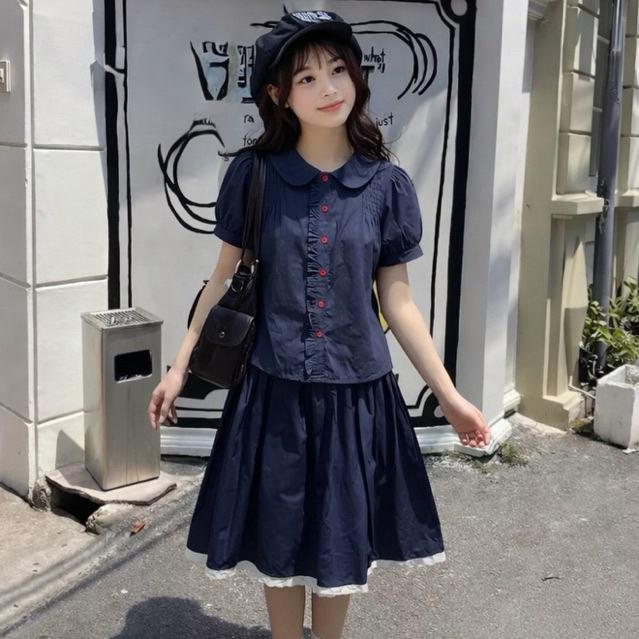 เสื้อเชิ้ต babydoll น่ารักมีกระดุมสีแดงและคอปกจับจีบ ซุปเปอร์แบน BYN BYN SBD92
