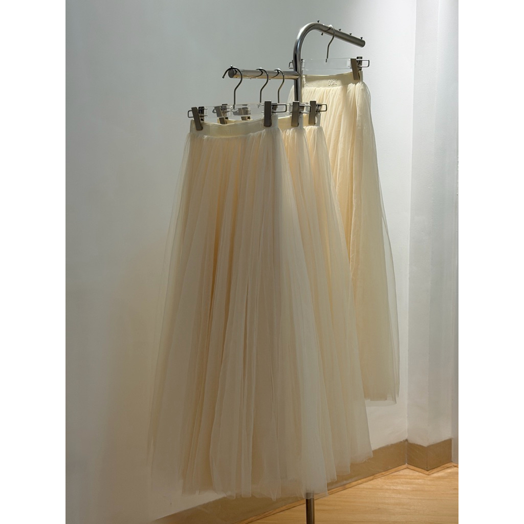 DORI STUDIO - Sha Tulle Skirt - กระโปรงบานยาว สีเบจ (เอว 62-72cm)