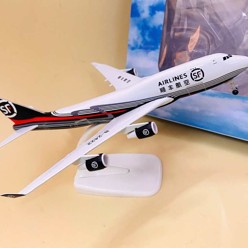 SF AIRINES โบอิ้ง 747 เครื่องบินจัดส่งยี่ห้อ China SF Express 1:400 Scale ของขวัญการบินสะสม