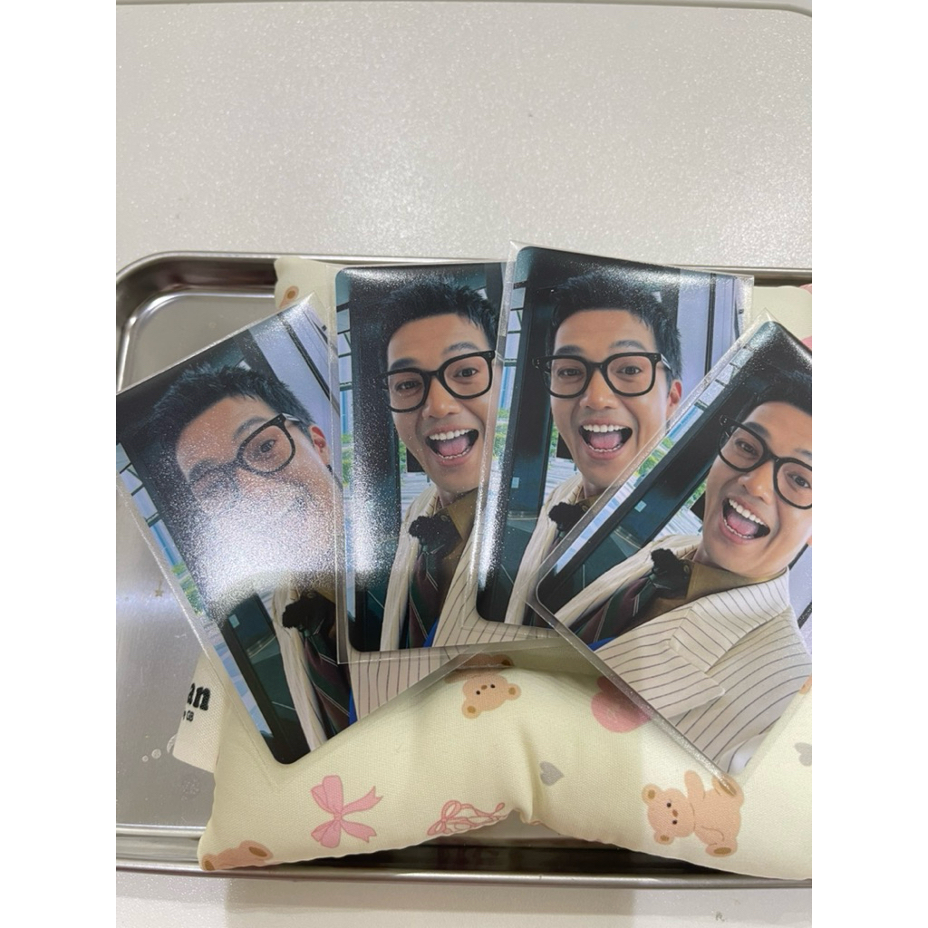 (GENUINE) QUANG TUAN RUNNING MAN CARD
