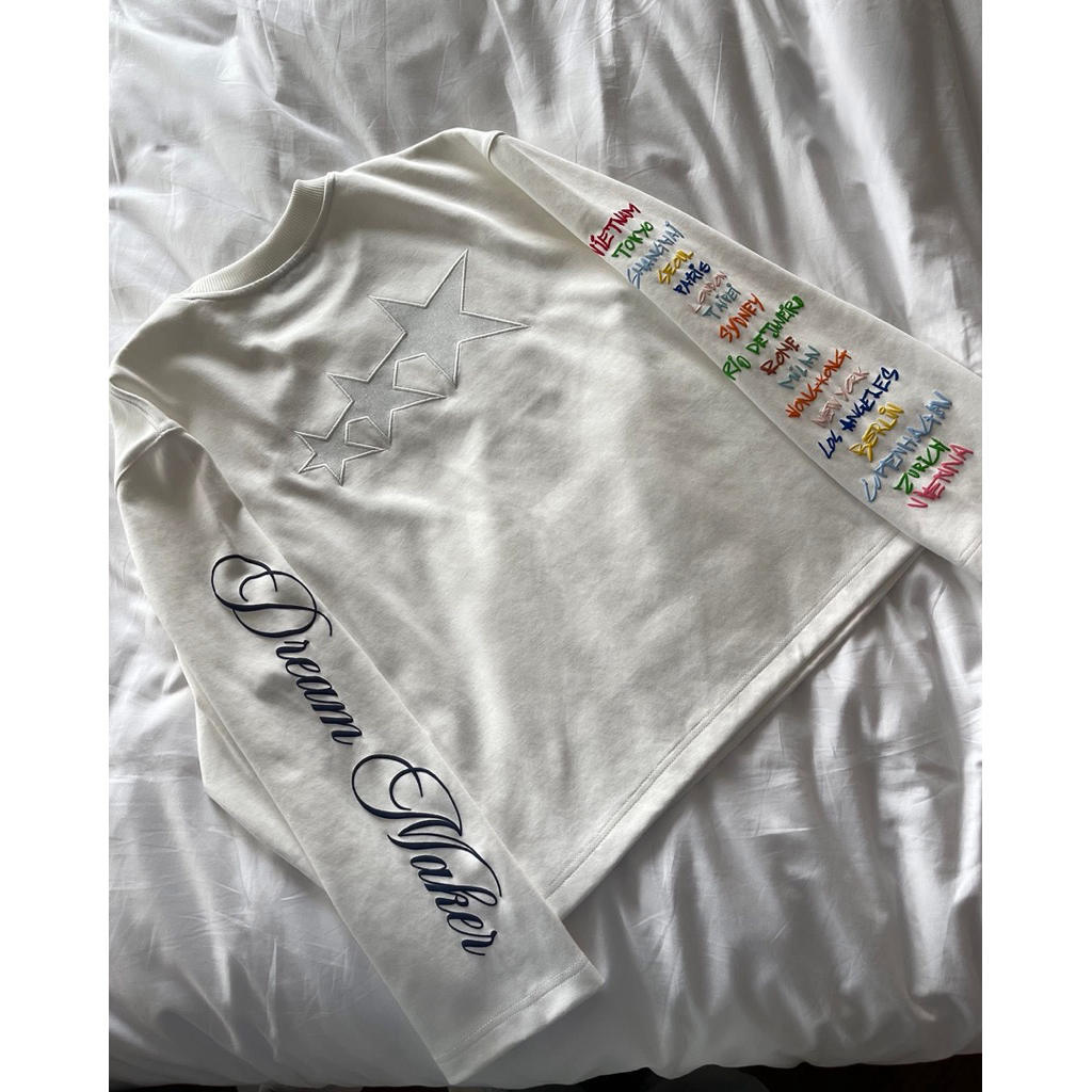 ท่องเที่ยว เมือง เสื้อแขนยาวรวมพิมพ์และปักบลิงกลิตเตอร์สองสีสีดํา / สีขาว (ห่อป้ายใหม่)