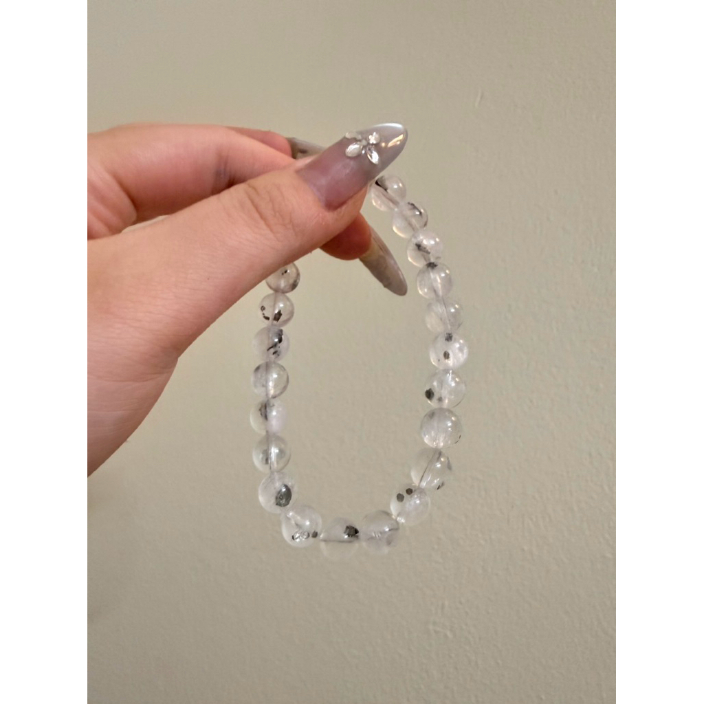 สร้อยข้อมือ Pyrite in Quartt พร้อมลูกปัด 7 มม. + (ควอตซ์ marg\mbiotic)